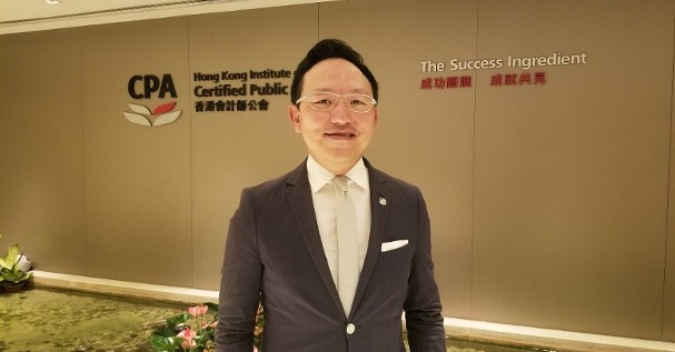 
就審計(jì)師遭批專業(yè)懷疑，香港會(huì)計(jì)師公會(huì)